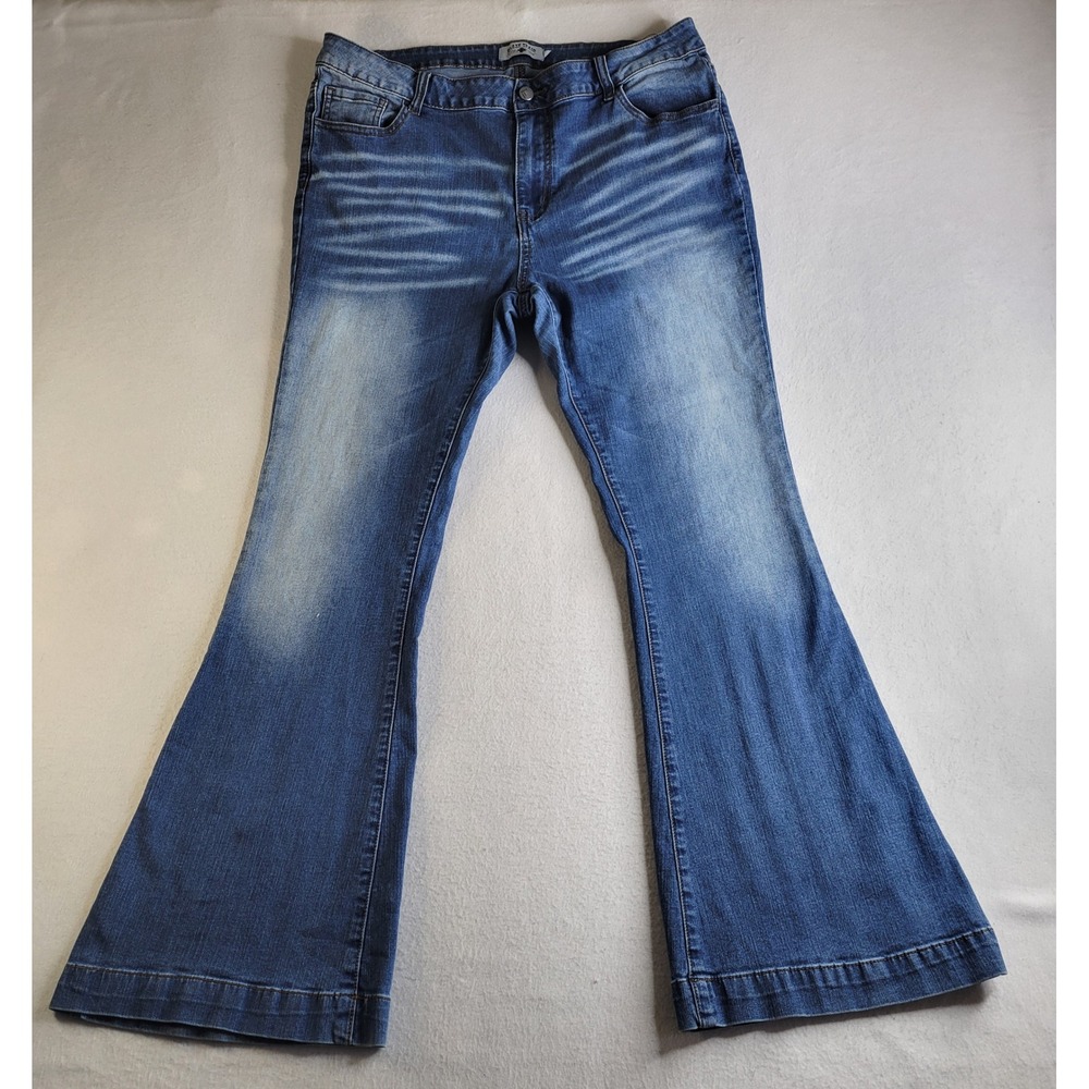 Crazy Train Womens Flare Leg Jeans Medium Wash Whiskered Bell Bottom Size 11/30